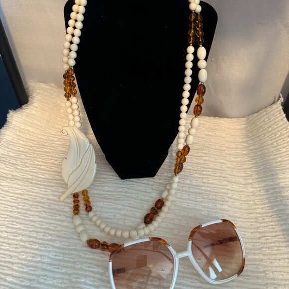 Source Unknown Jewelry - VINTAGE necklace & glasses (SET)